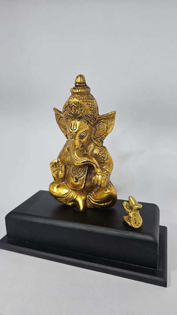 Gold_Finish_Ganesha_Wall_Mount_Idol