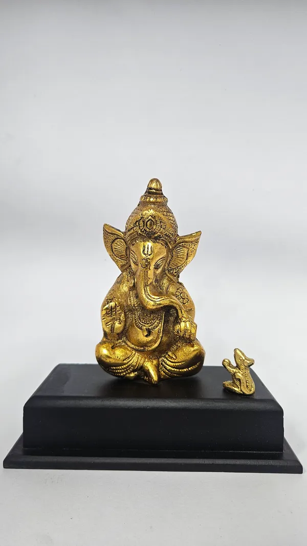 Gold_Finish_Ganesha_Wall_Mount_Idol