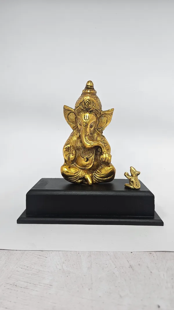 Gold_Finish_Ganesha_Wall_Mount_Idol