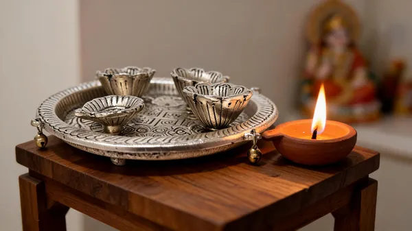 Metal_Traditional_Floral_Embossed_Pooja_Thali_Set