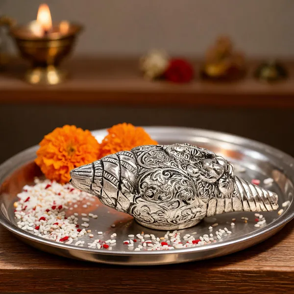 Silver-Tone_Engraved_Conch_Shell_Decorative_Pooja_Item