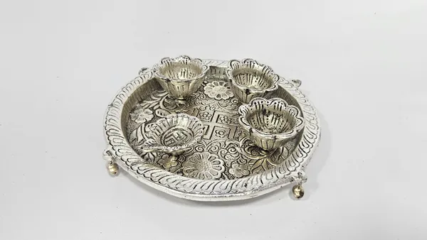 Metal_Traditional_Floral_Embossed_Pooja_Thali_Set