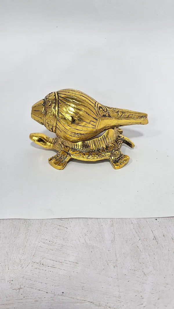 Gold-Tone_Religious_Decorative_Figurine