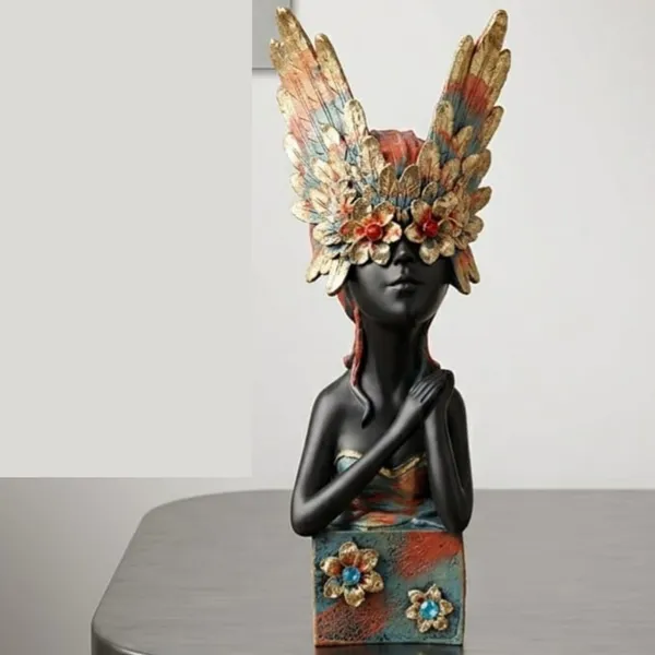 Decorative_Woman_Figurine_With_Feather_Headdress