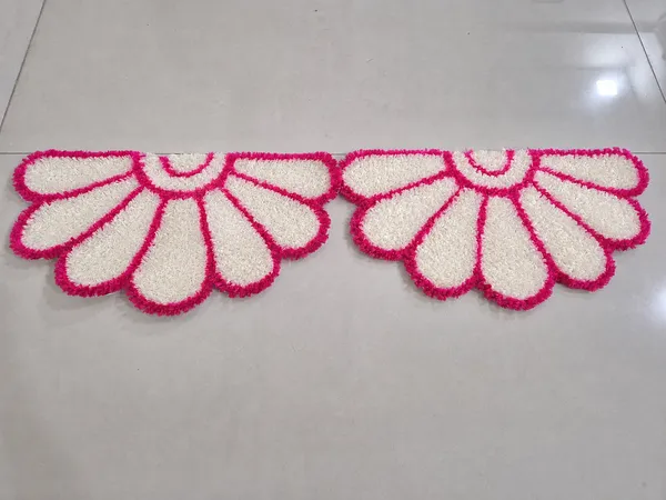 Pink_And_Off_White_Premium_Woolen_Half_Circle_Rangoli_