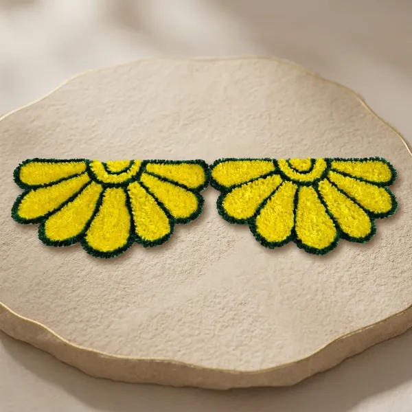 Green_And_Yellow_Premium_Woolen_Half_Circle_Rangoli