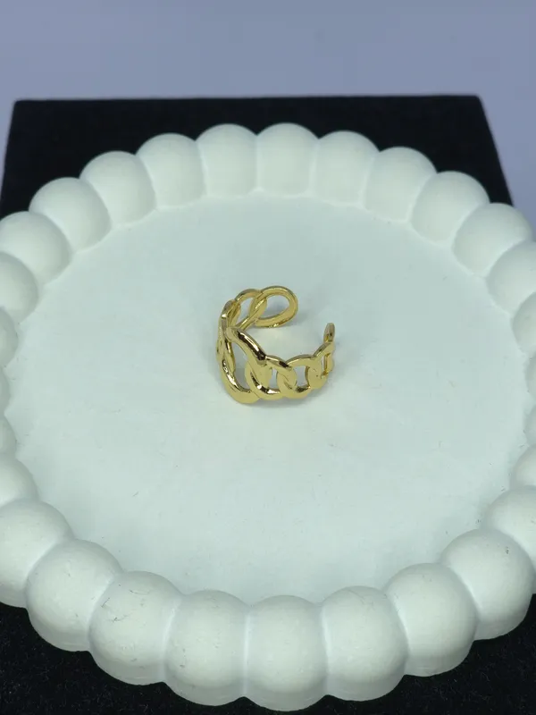 Gold_Tone_Interlinked_Loop_Statement_Ring_For_Women