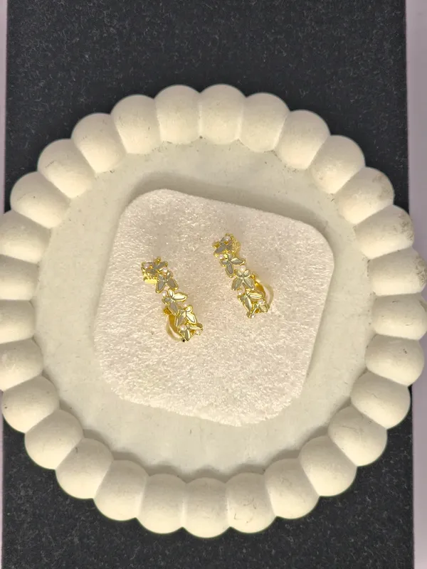 Gold_Tone_Floral_Hoop_Earrings_For_Women