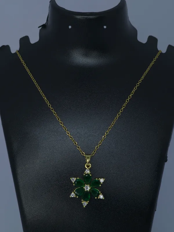 Gold_Tone_Green_Floral_Pendant_Necklace_For_Women