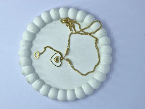 Gold_Tone_Heart_Pendant_Necklace_For_Women