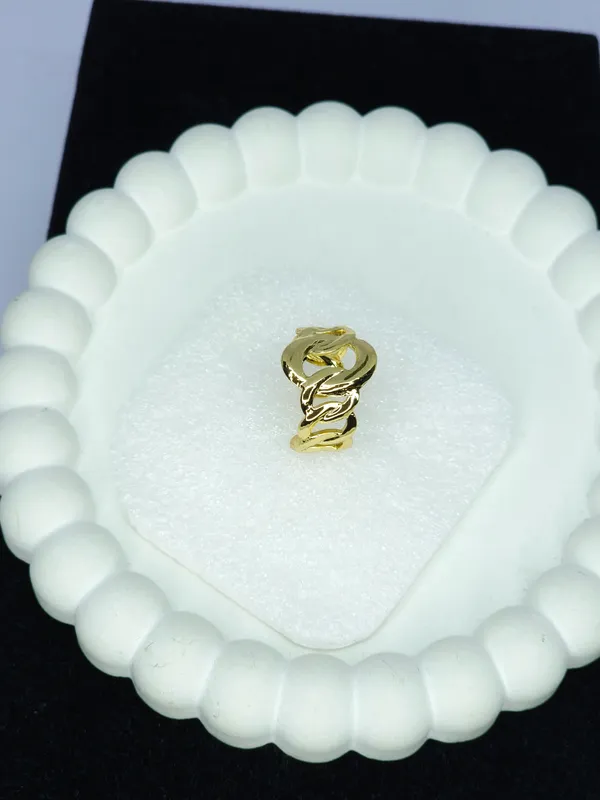 Gold_Tone_Interlinked_Loop_Statement_Ring_For_Women