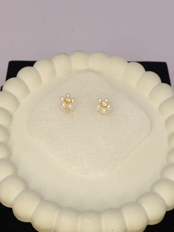 Gold_Tone_Steel_Floral_Cluster_Stud_Earrings_For_Women