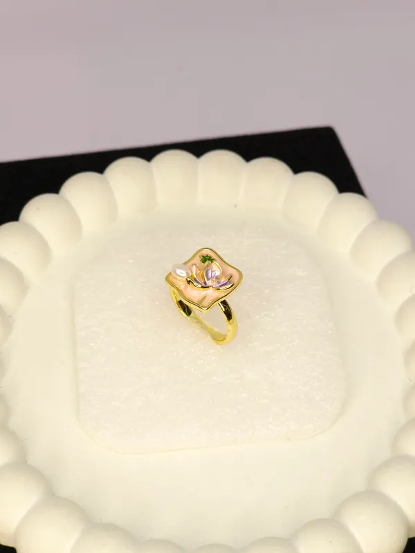Gold_Tone_Floral_Stone_Ring_For_Women