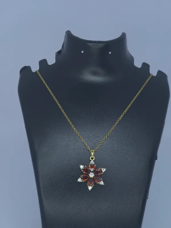 Gold-Tone_Floral_Pendant_Necklace_For_Women