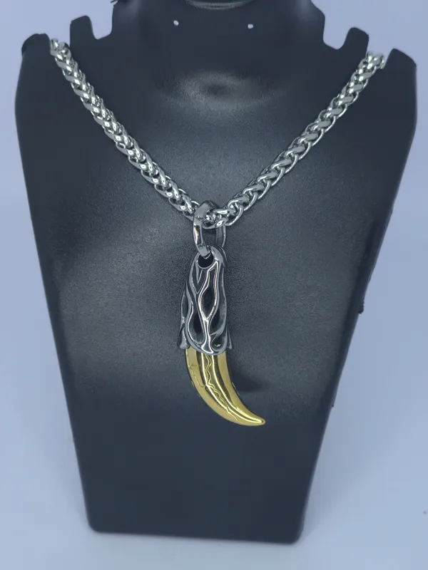 Silver_Tone_Metal_Claw_Pendant_Necklace_For_Men