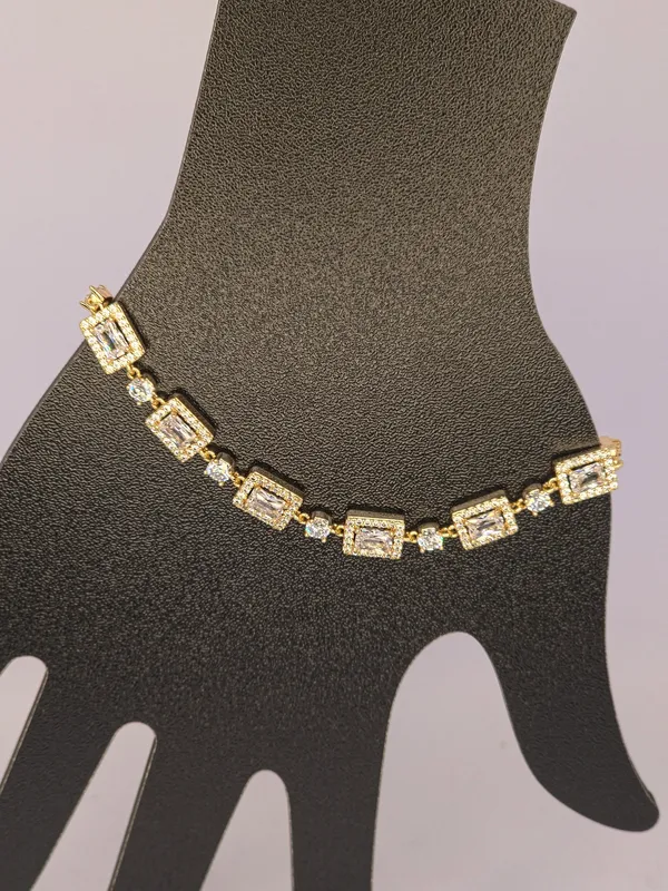 Gold_Tone_Geometric_Stone_Bracelet_For_Women