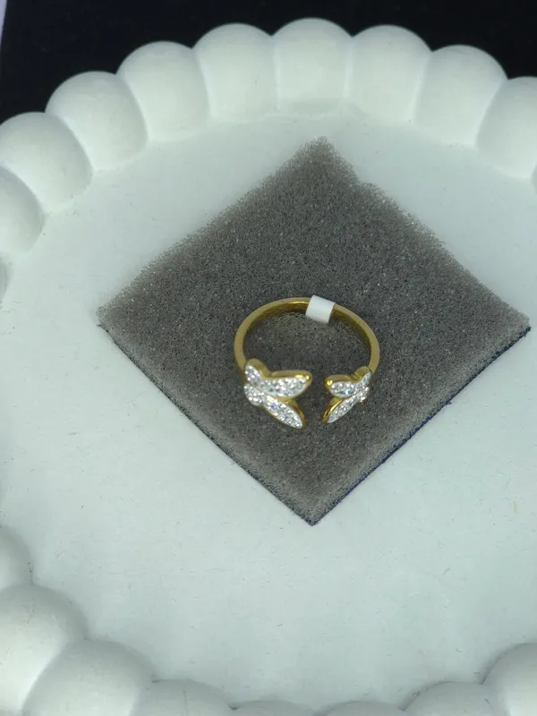Gold_Tone_Butterfly_Motif_Stone_Embellished_Ring_For_Women