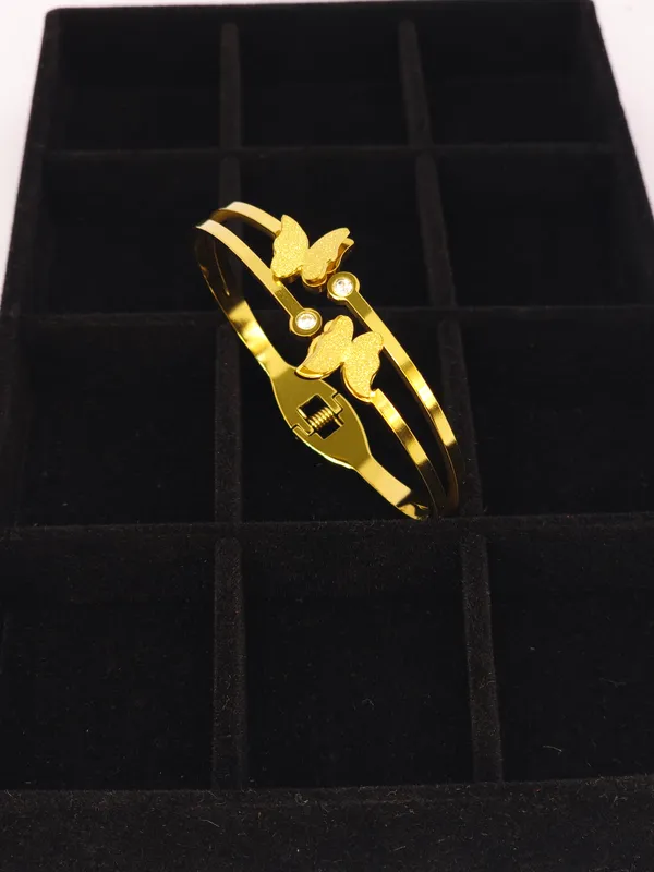 Gold-Tone_Butterfly_Bracelet_For_Women