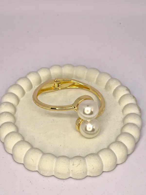 Gold_Tone_Pearl_Hair_Clip_For_Women