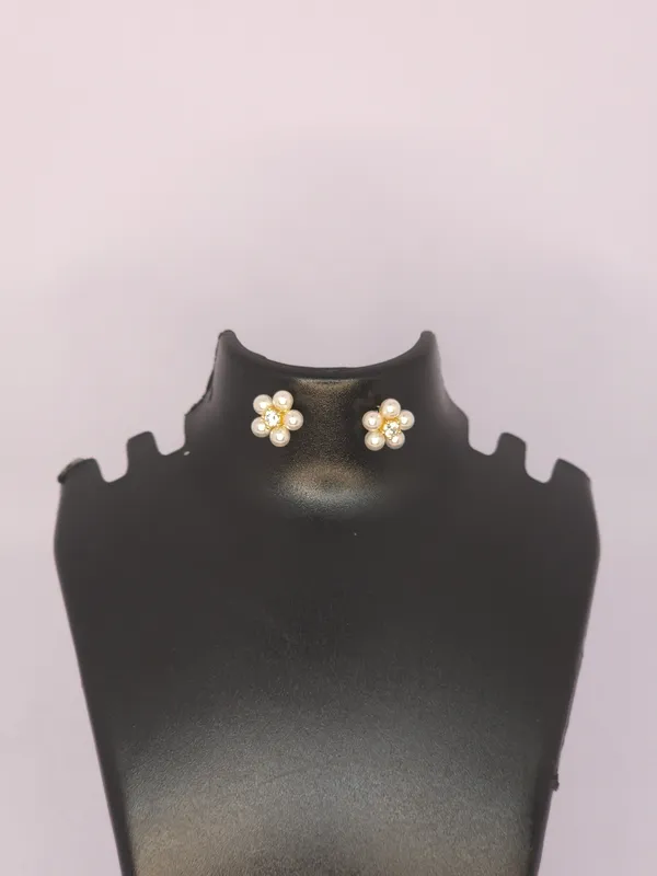 Gold_Tone_Steel_Floral_Cluster_Stud_Earrings_For_Women