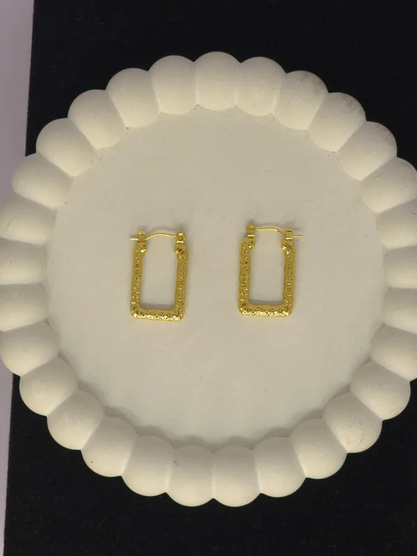 Gold_Tone_Geometric_Hoop_Earrings_For_Women
