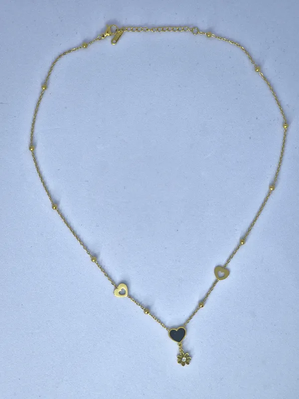 Gold_Tone_Heart_Flower_Pendant_Necklace_For_Women