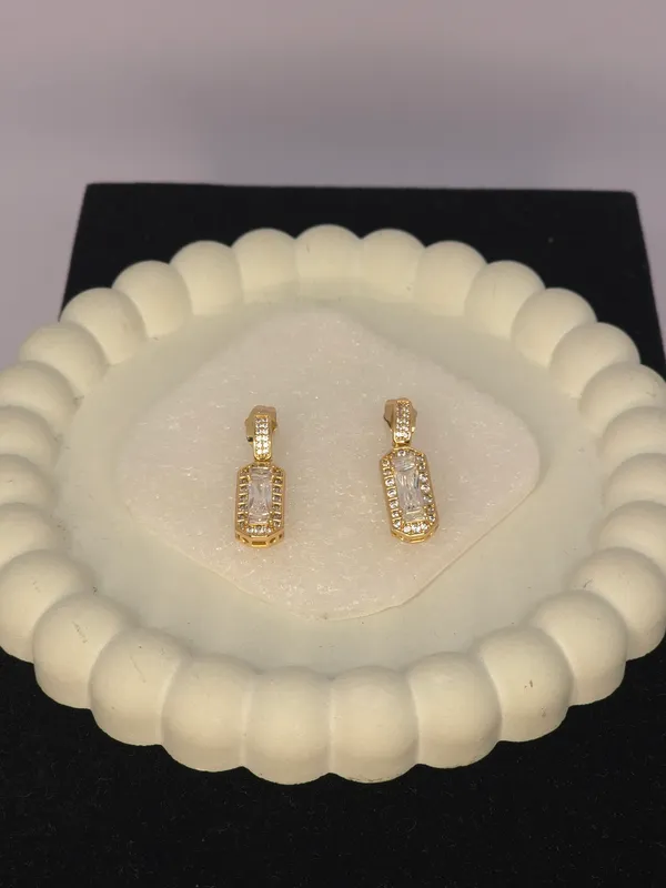 Gold_Tone_Crystal_Drop_Earrings_For_Women