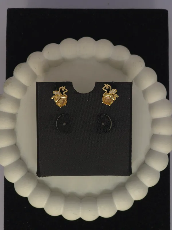 Gold_Tone_Pineapple_Stud_Earrings_For_Women