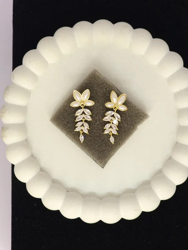 Gold_Tone_Floral_Leaf_Drop_Earrings