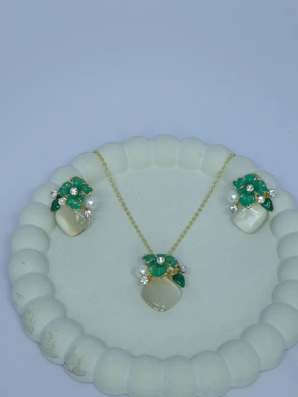 Green_Beaded_Floral_Necklace_And_Earrings_Set_For_Women