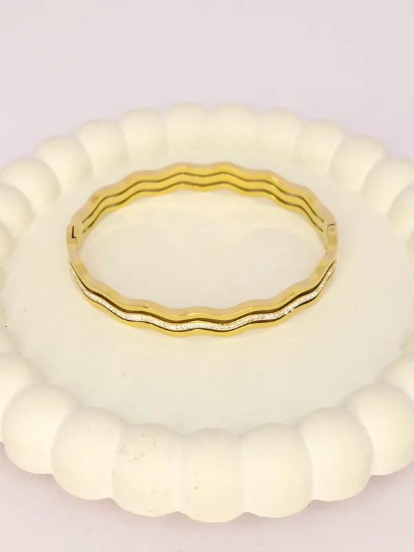 Gold_Tone_Steel_Wavy_Layered_Slim_Bangle_For_Women