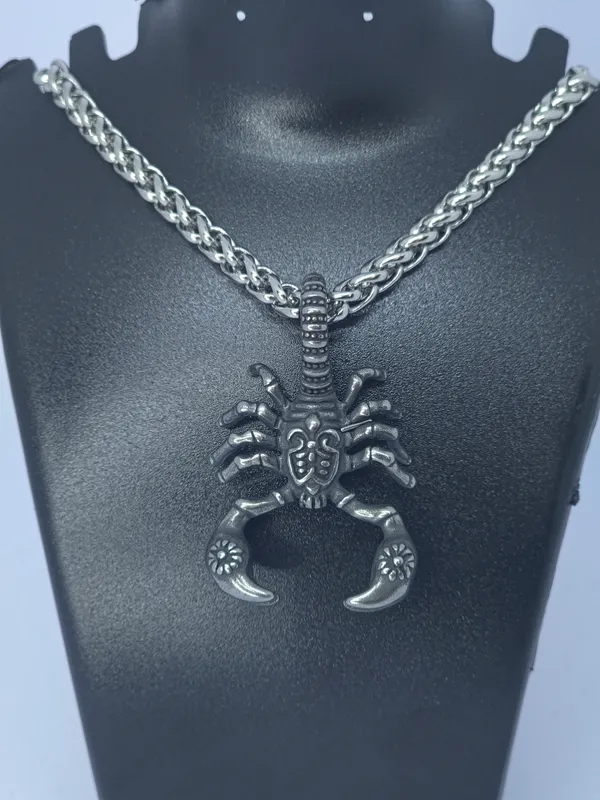 Silver_Tone_Scorpion_Pendant_Necklace_For_Men