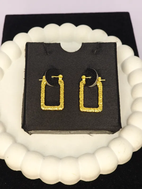 Gold_Tone_Geometric_Hoop_Earrings_For_Women