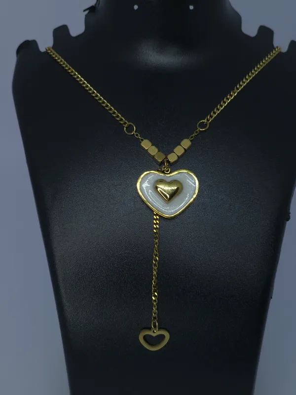 Gold_Tone_Heart_Pendant_Necklace_For_Women
