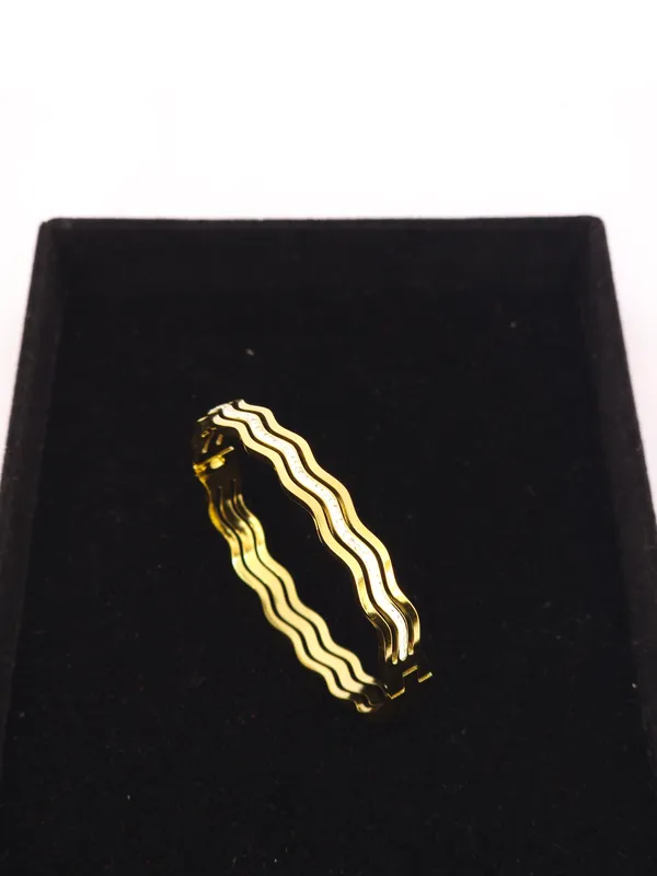Gold_Tone_Steel_Wavy_Layered_Slim_Bangle_For_Women