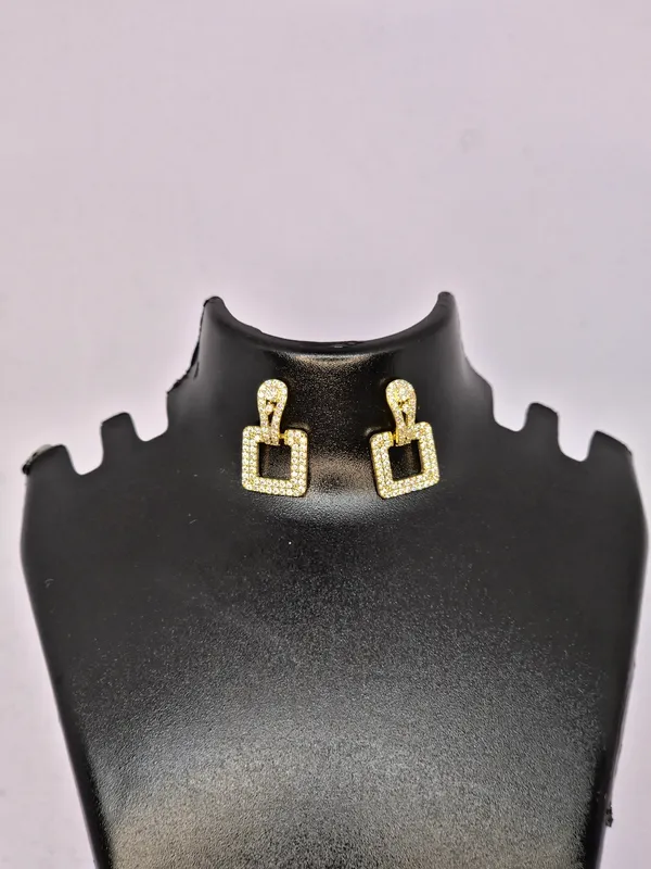 Gold_Tone_Geometric_Stud_Earrings_For_Women