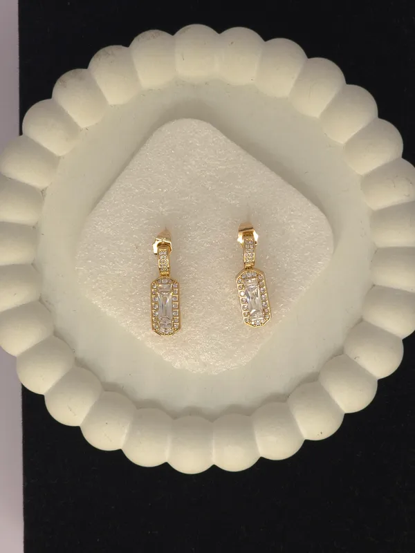 Gold_Tone_Crystal_Drop_Earrings_For_Women