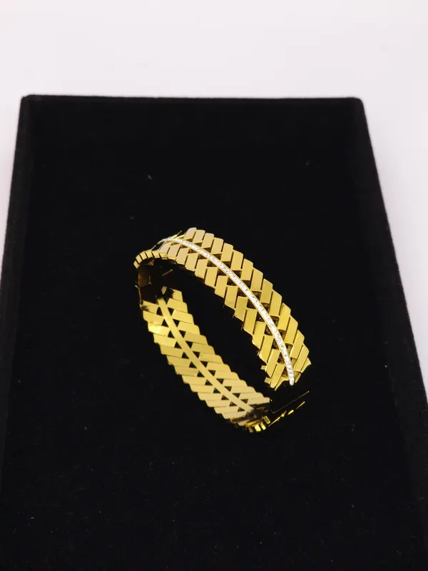 Gold_Tone_Geometric_Link_Bracelet_For_Women