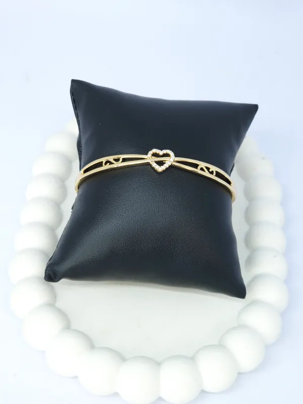 Gold_Tone_Steel_Heart_Centrepiece_Bangle_Bracelet_For_Women