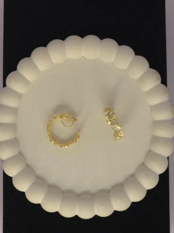 Gold_Tone_Floral_Hoop_Earrings_For_Women