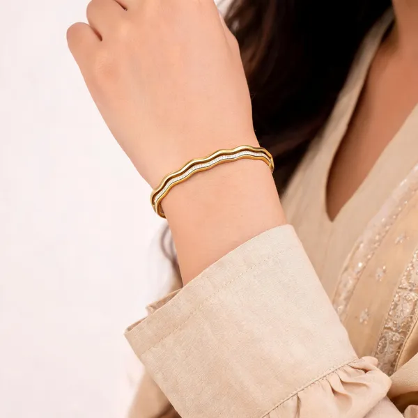 Gold_Tone_Steel_Wavy_Layered_Slim_Bangle_For_Women