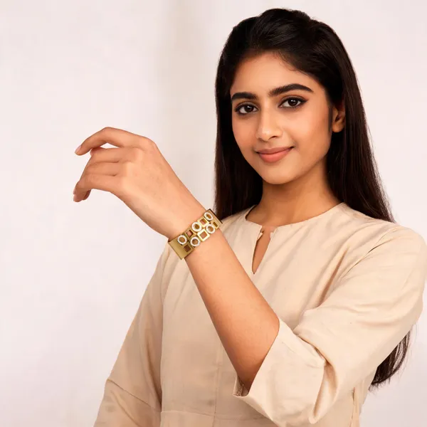 Gold_Tone_Geometric_Embellished_Bangle_For_Women