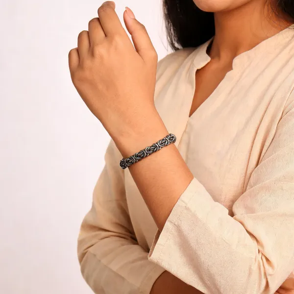 Oxidized_Silver_Chain_Bracelet_For_Women