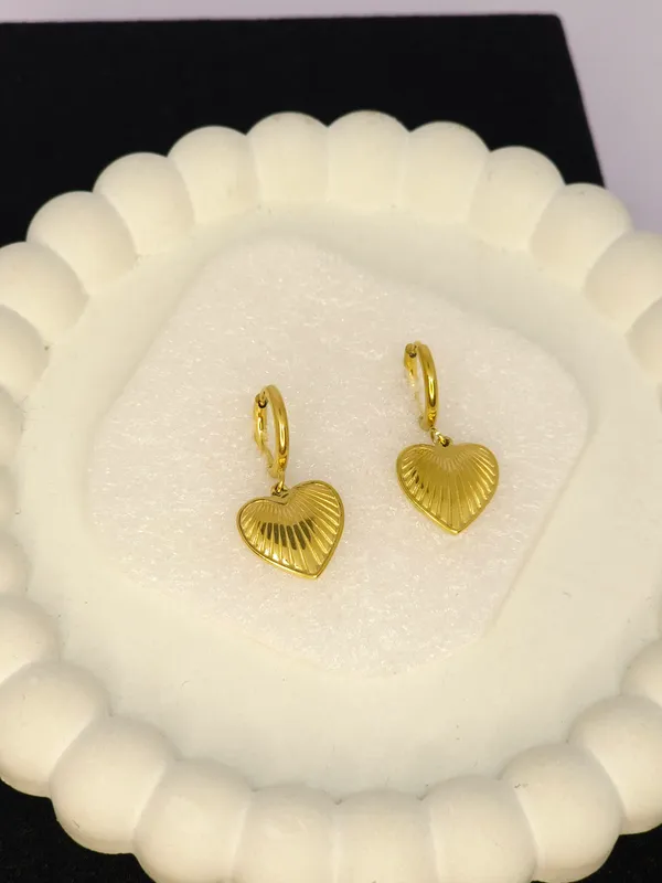 Gold_Tone_Heart_Drop_Earrings_For_Women