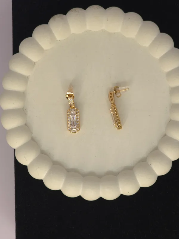 Gold_Tone_Crystal_Drop_Earrings_For_Women