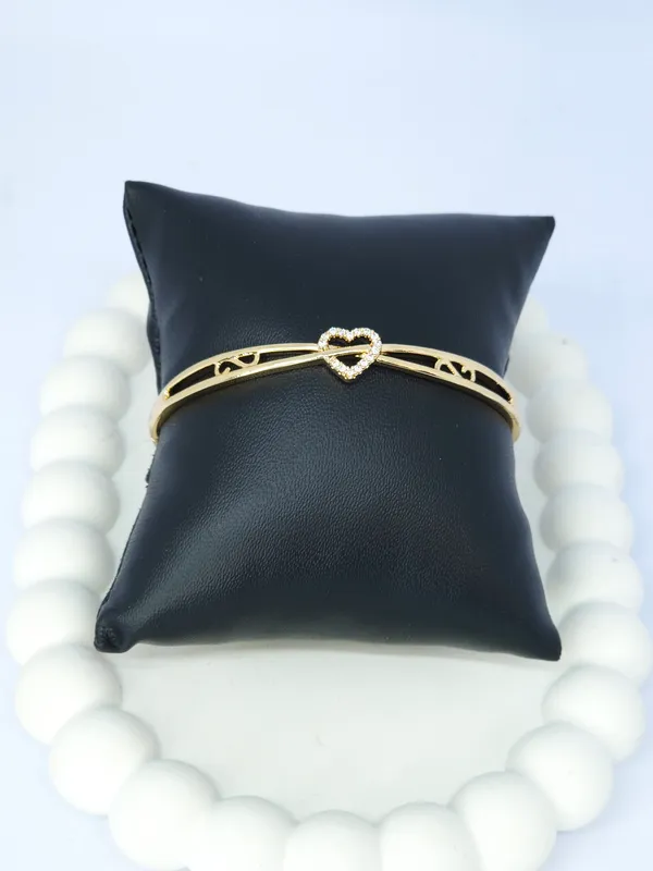 Gold_Tone_Steel_Heart_Centrepiece_Bangle_Bracelet_For_Women