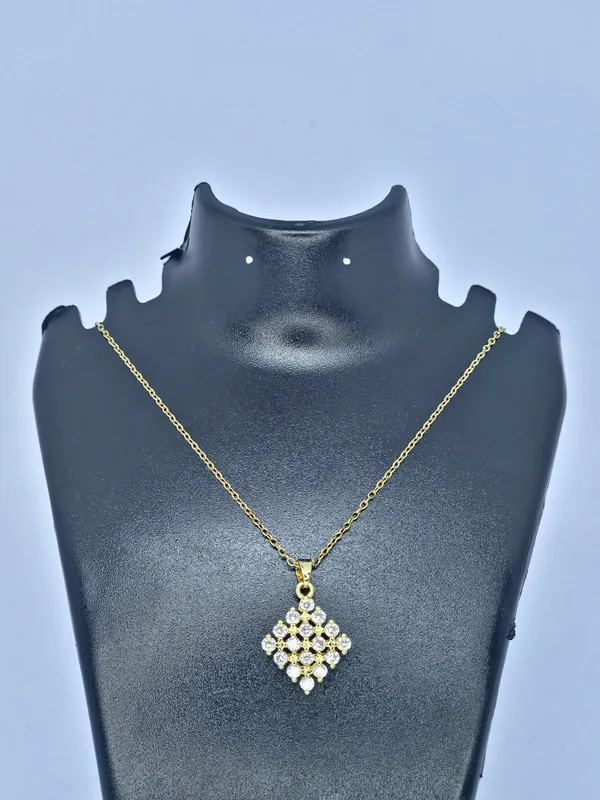 Gold_Tone_Stone_Pendant_Necklace_For_Women