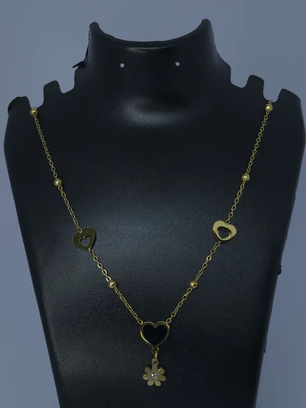Gold_Tone_Heart_Flower_Pendant_Necklace_For_Women