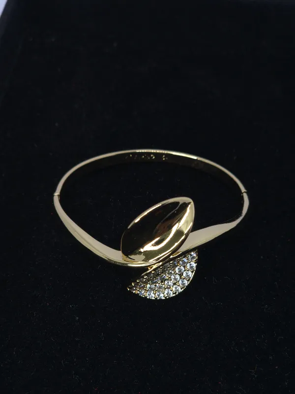 Gold_Tone_Steel_Leaf_Crystal_Cuff_Bracelet_For_Women