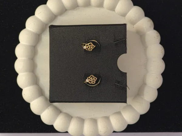 Gold_Tone_Loop_Drop_Earrings_For_Women
